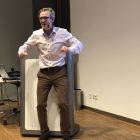 Ralph Warnatz beim Vortrag.JPG